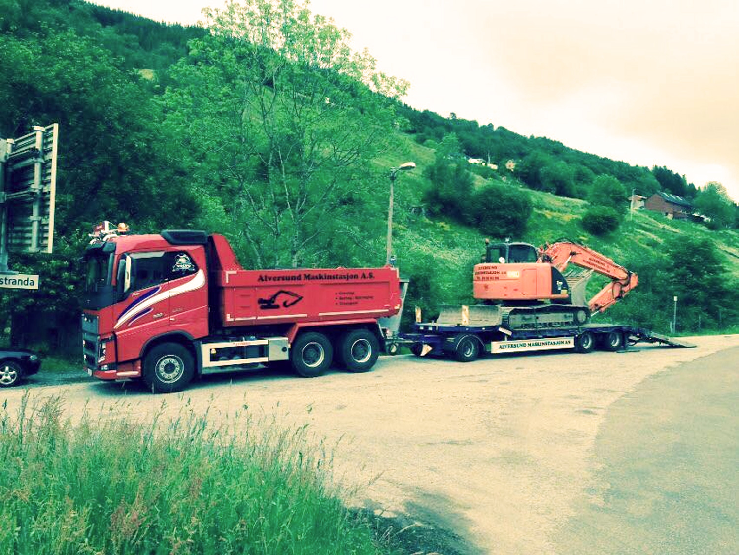 Alversund Maskinstasjon tilbyr maskintransport i Nordhordland for alle typer maskiner